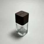 شیشه عطر ۵۰ میل و درب چوبی عطر مکعبی چوب راش مشکی